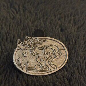 Disney Pin WDW 2013 Hidden Mickey Sport Goofy Skiing CHASER Silver #97244 Rare